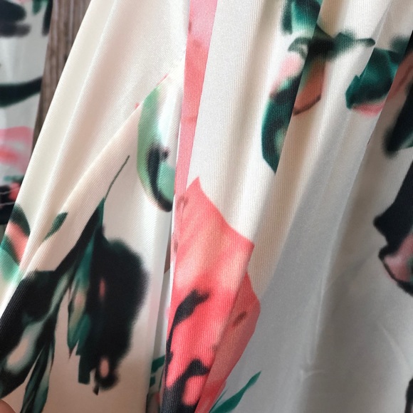 White Floral Printed Maxi Dress Various Size - Picture 5 of 8